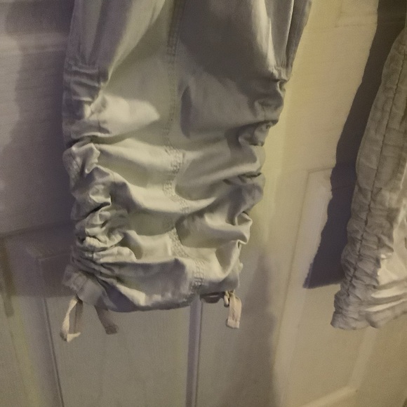 INC Brand Women’s cargo pant, light beige, size 8. - Picture 8 of 9